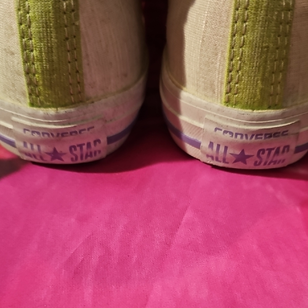 Converse NWOT Girls Chuck Taylor All Star Colorful High-Top Sneakers NEW Size 5 - Picture 2 of 10
